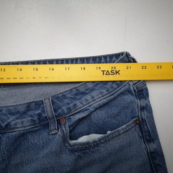 Old Navy Ladies Size 24 High Rise OG Loose Medium Wash Button Closure Jeans - Picture 13 of 14